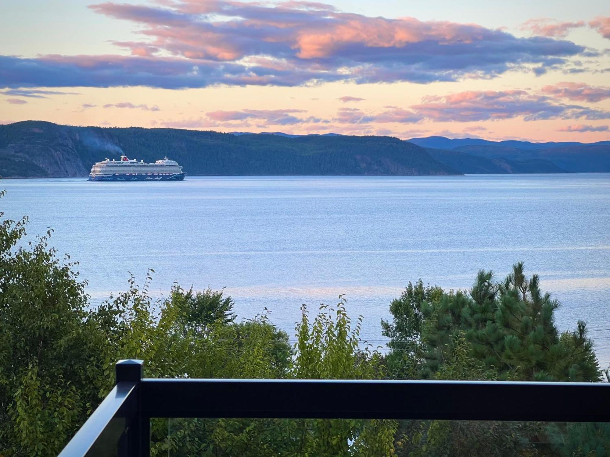 Chicoutimi Magical Loft : Breathtaking View & Cozy Fireplace מראה חיצוני תמונה